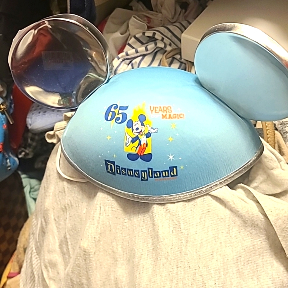 NWT  DISNEY BRAND ✨️ COMMEMORATIVE MICKEY MOUSE EAR HAT
